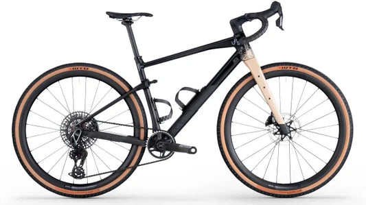 BMC - URS 01 ONE Carbon Black / Marrone