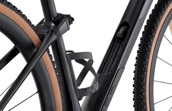 BMC - URS 01 ONE Carbon Black / Marrone