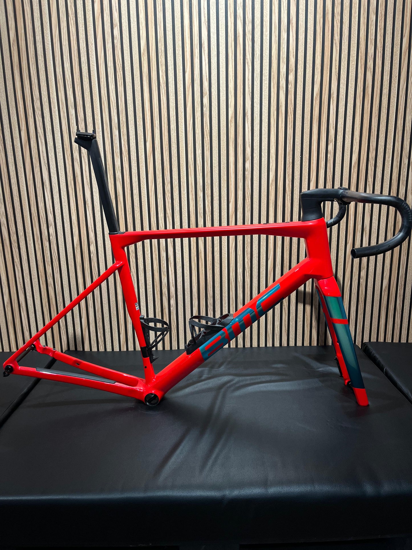 BMC - KAIUS 01 CUADRO