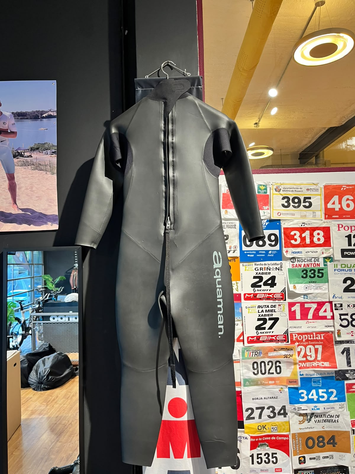 AQUAMAN - Talla Men SM - (usado)